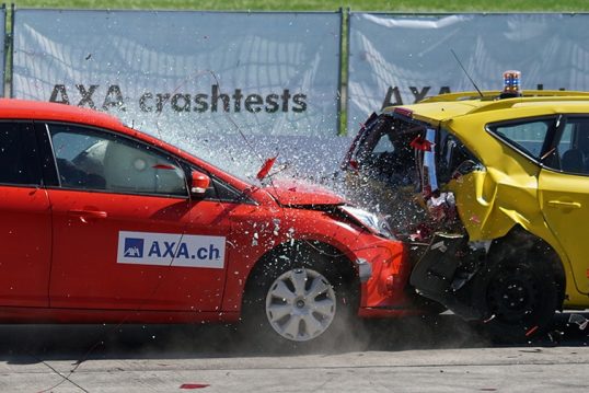 60-km-h-accident-airbag-163016