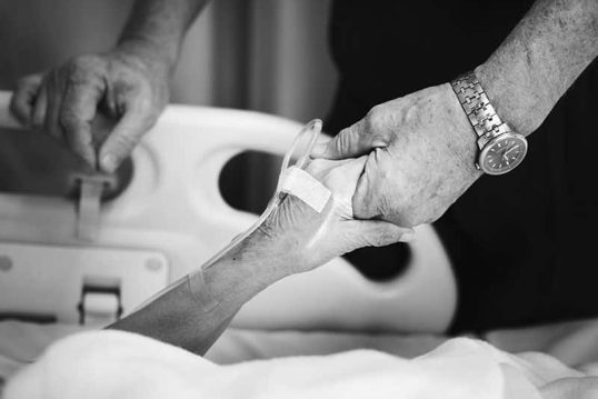 adults-bed-black-and-white-1487952