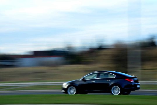 car-931948_1920