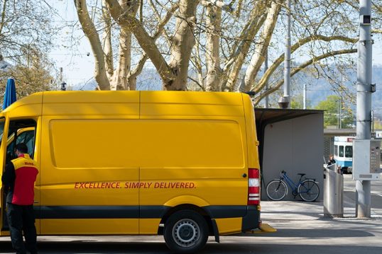 claudio-schwarz-purzlbaum-FLLKq3yDnfI-unsplash